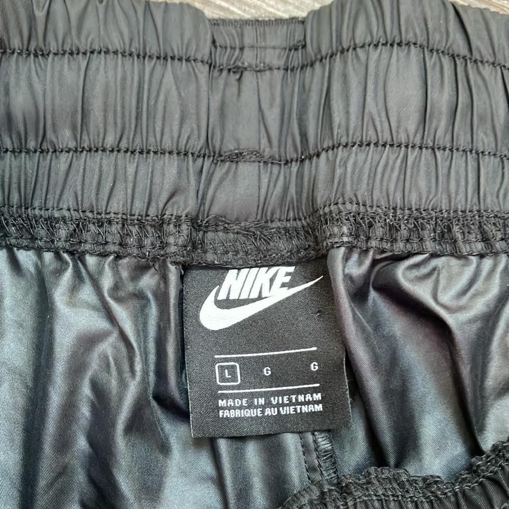 Nike - Picture 6 of 10